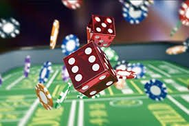Filipino player browsing live dealer baccarat on winph app mobile casino